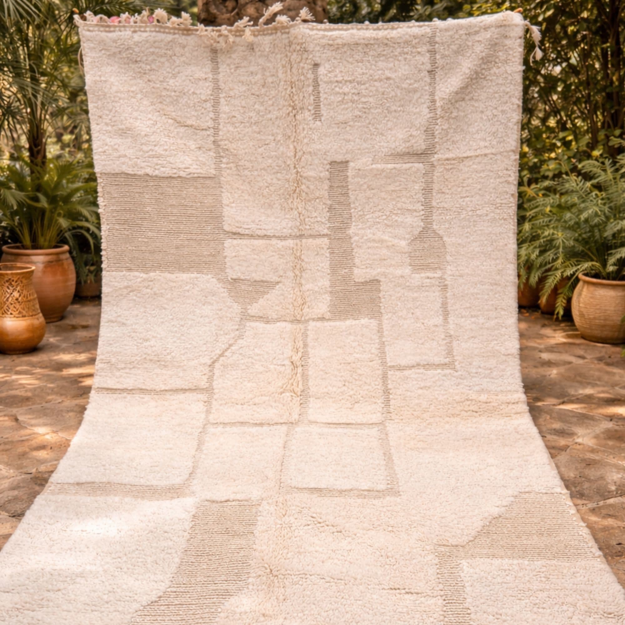 Abstract Moroccan Area Rug - Ivory High-Low Wool Design - Detail view 1