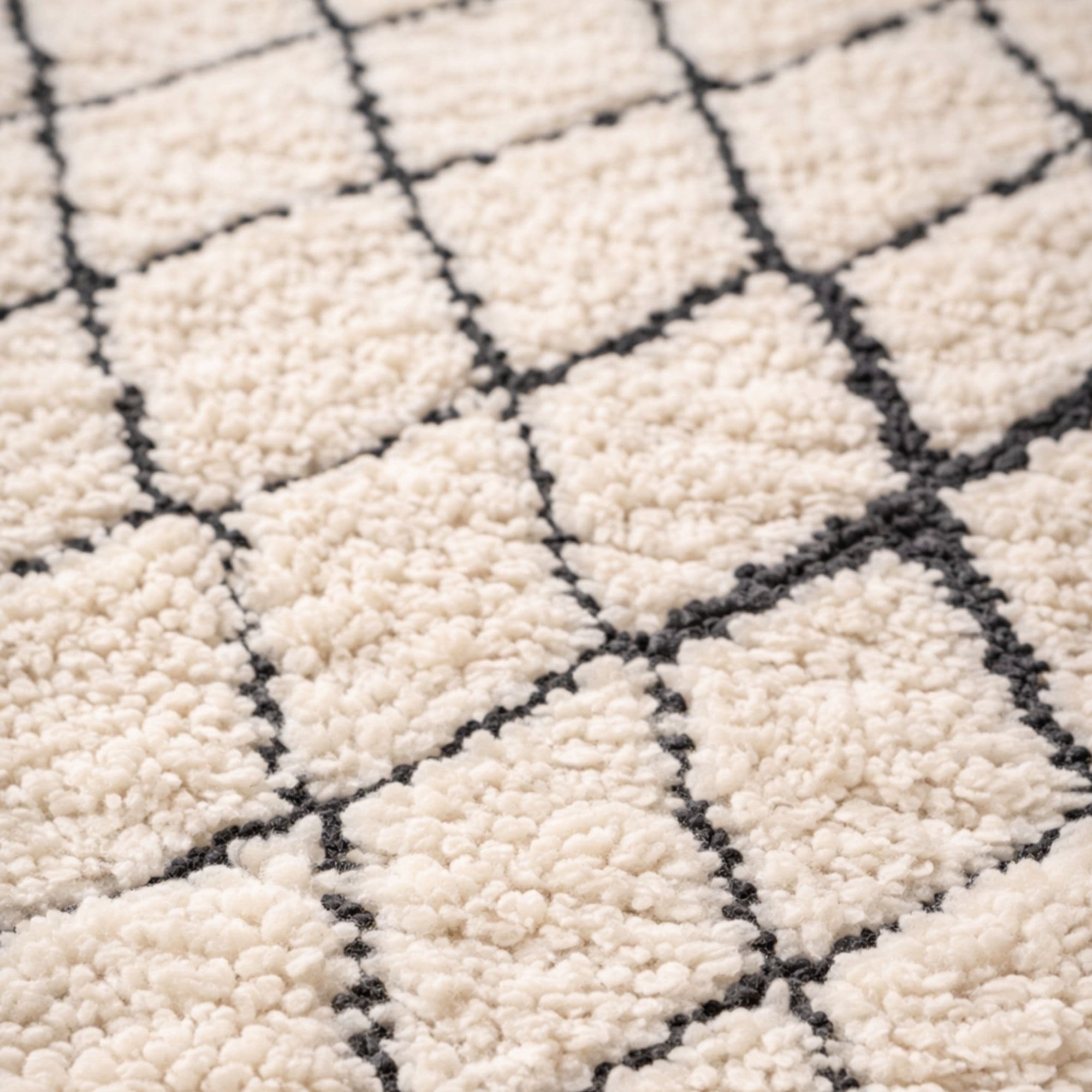 Ivory Beni Ourain Rug - Black Diamond Lattice - Detail view 2