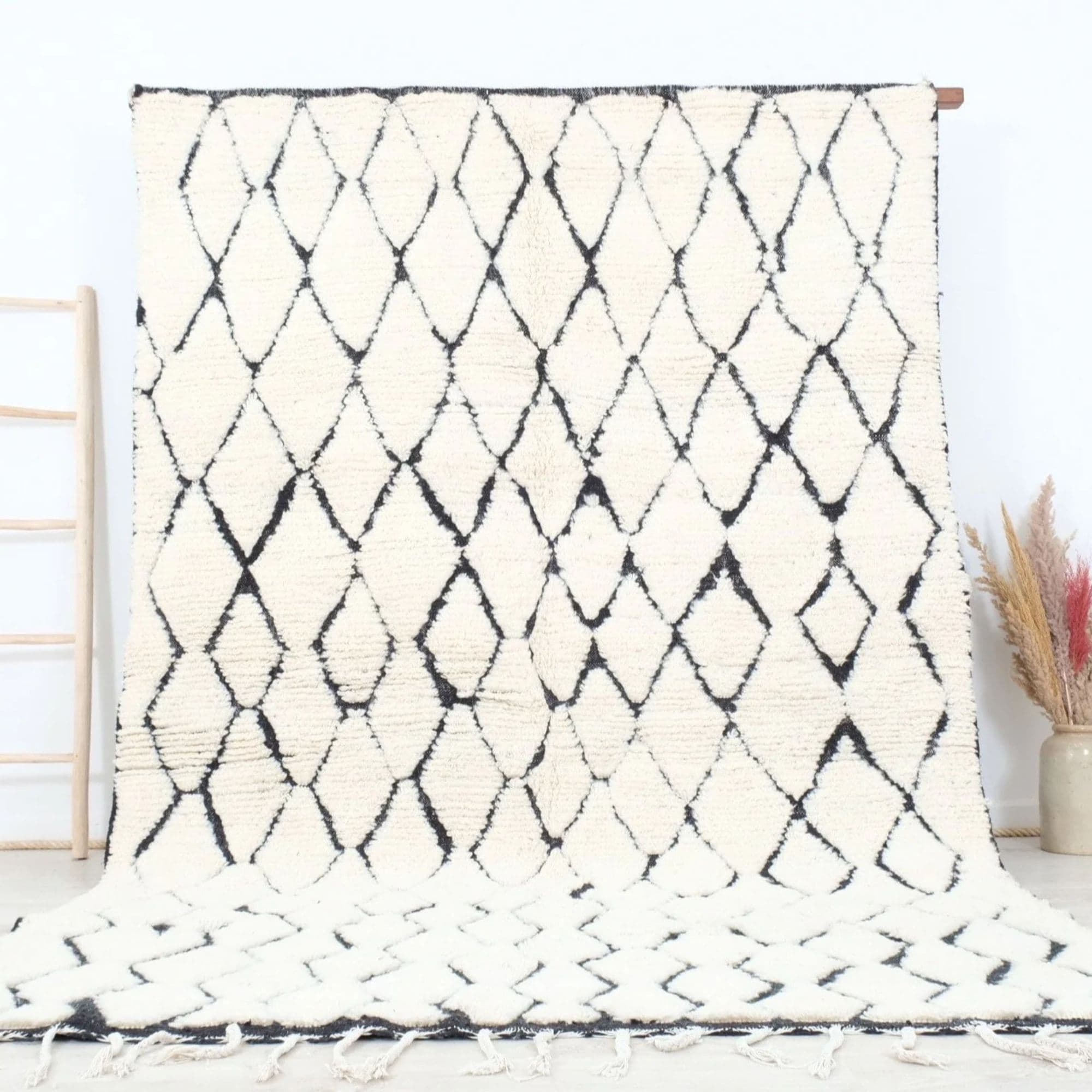 Cream Moroccan Wool Rug - Open Geometric Lattice - Detail view 1