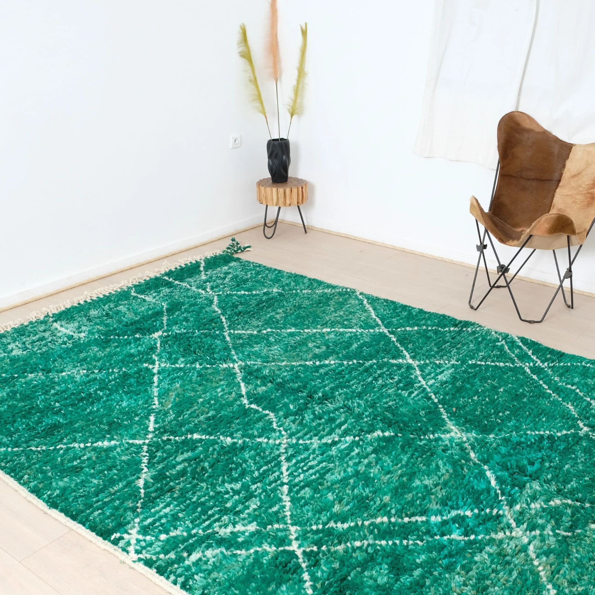 Green Moroccan Wool Rug - Handwoven Diamond Pattern - Detail view 3