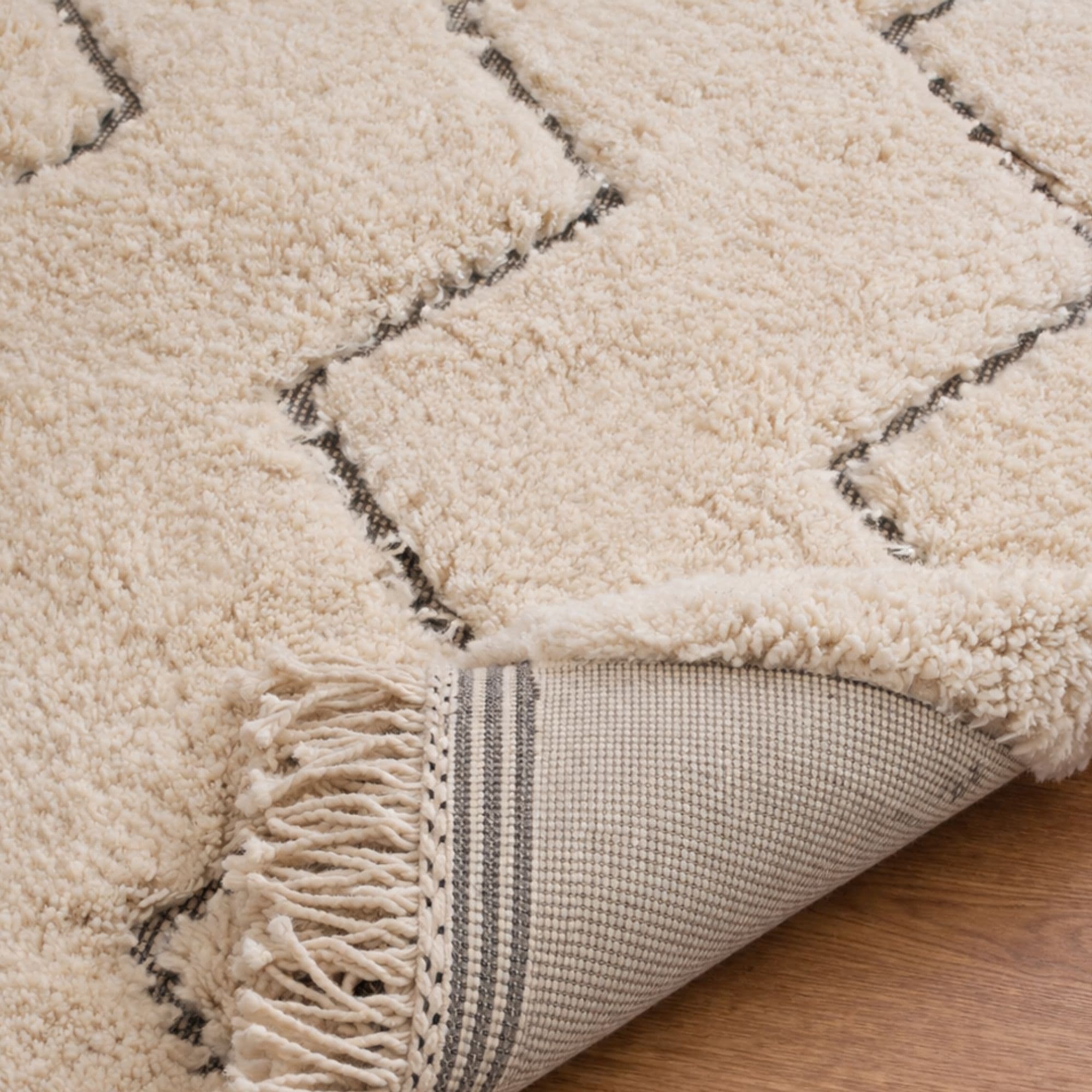 Moroccan Zigzag Wool Rug - Plush Ivory Texture - Detail view 3