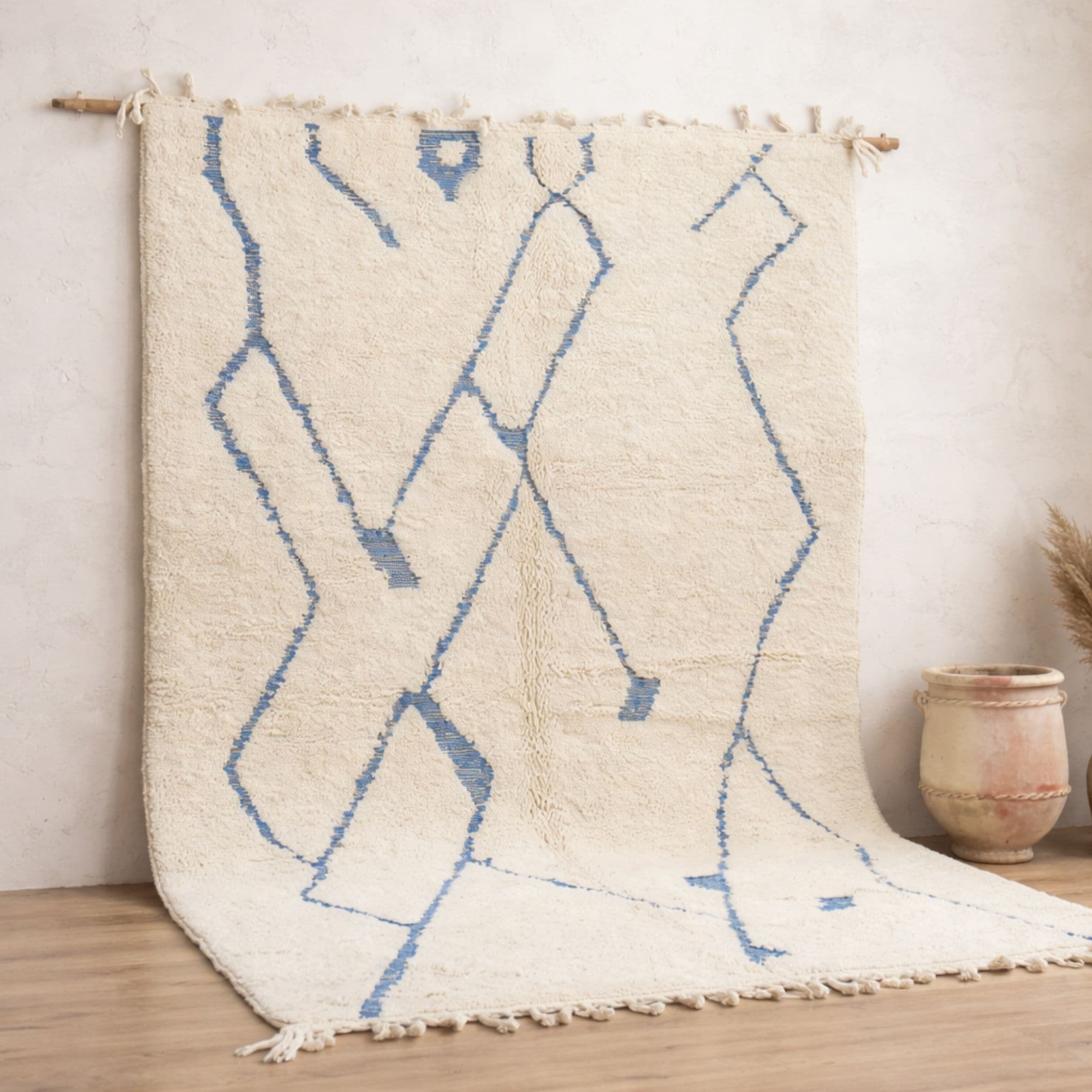 Traditional Medium Azilal — Ivory Hand-Knotted Wool Rug - Detail view 3