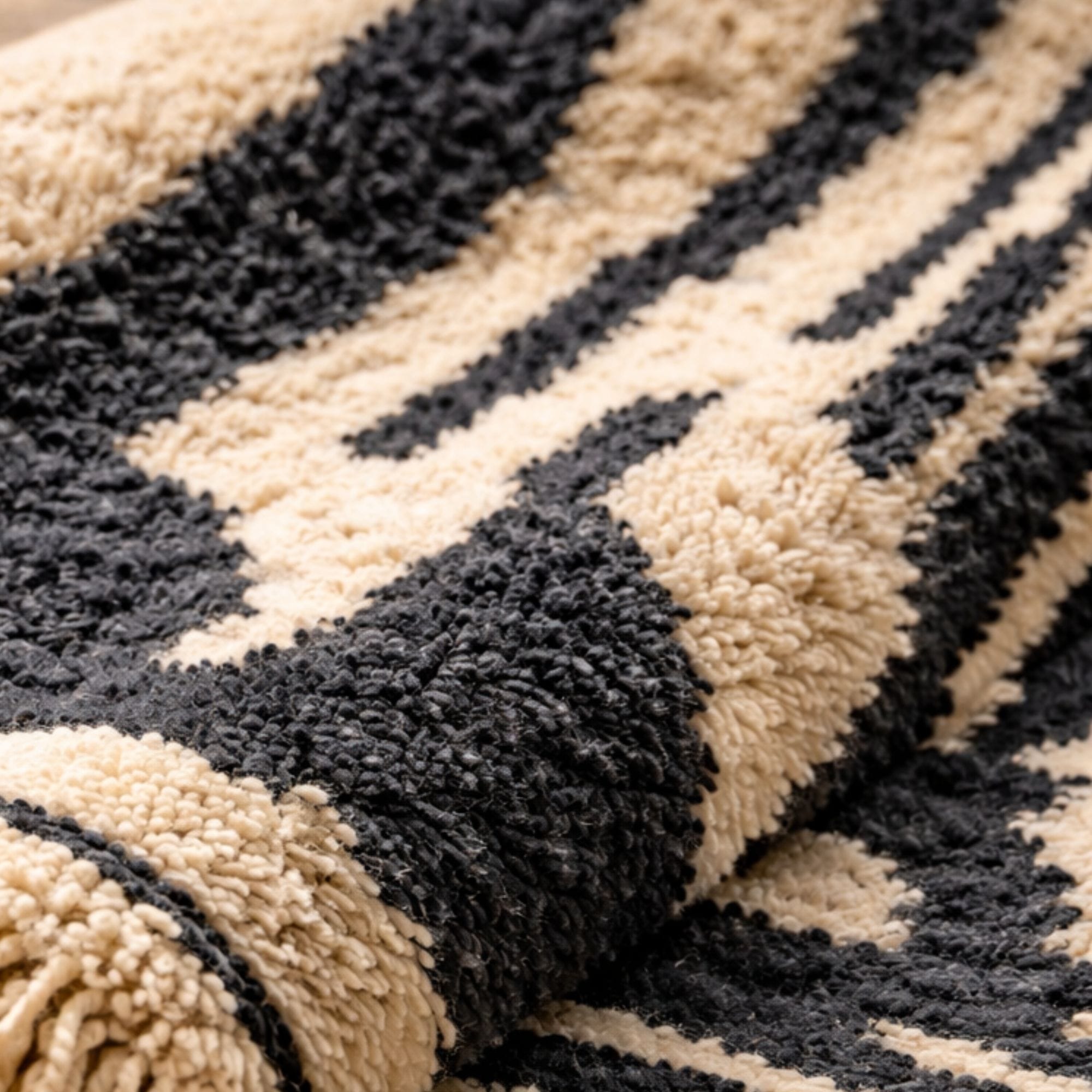 Handwoven Moroccan Rug - Graphic Black Line Design - Mrirt Moroccan rug in Terracotta color, 183 x 274 cm