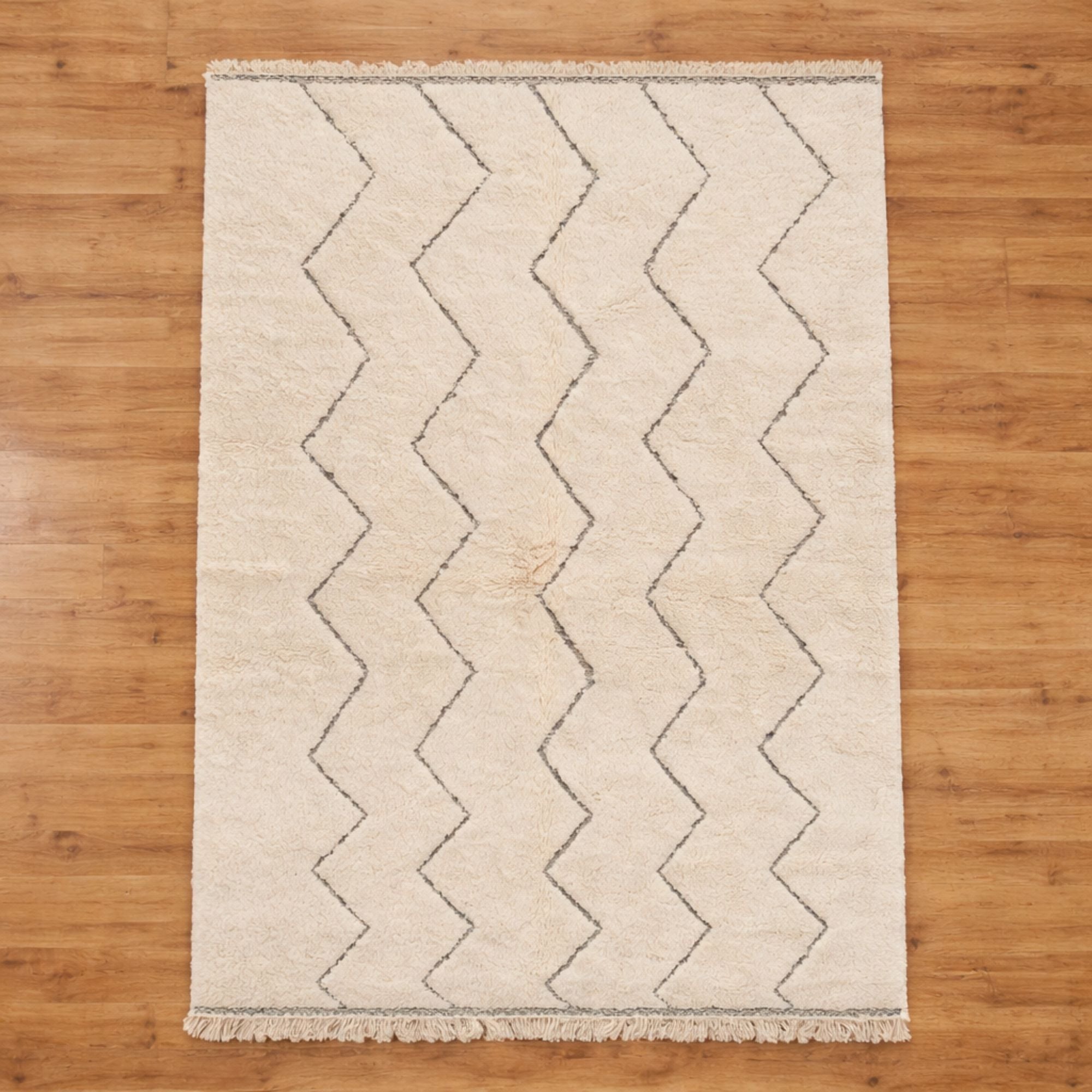 Moroccan Zigzag Wool Rug - Plush Ivory Texture - Hand-knotted Moroccan rug, front view showing Moroccan Zigzag Wool Rug - Plush Ivory Texture texture and colors
