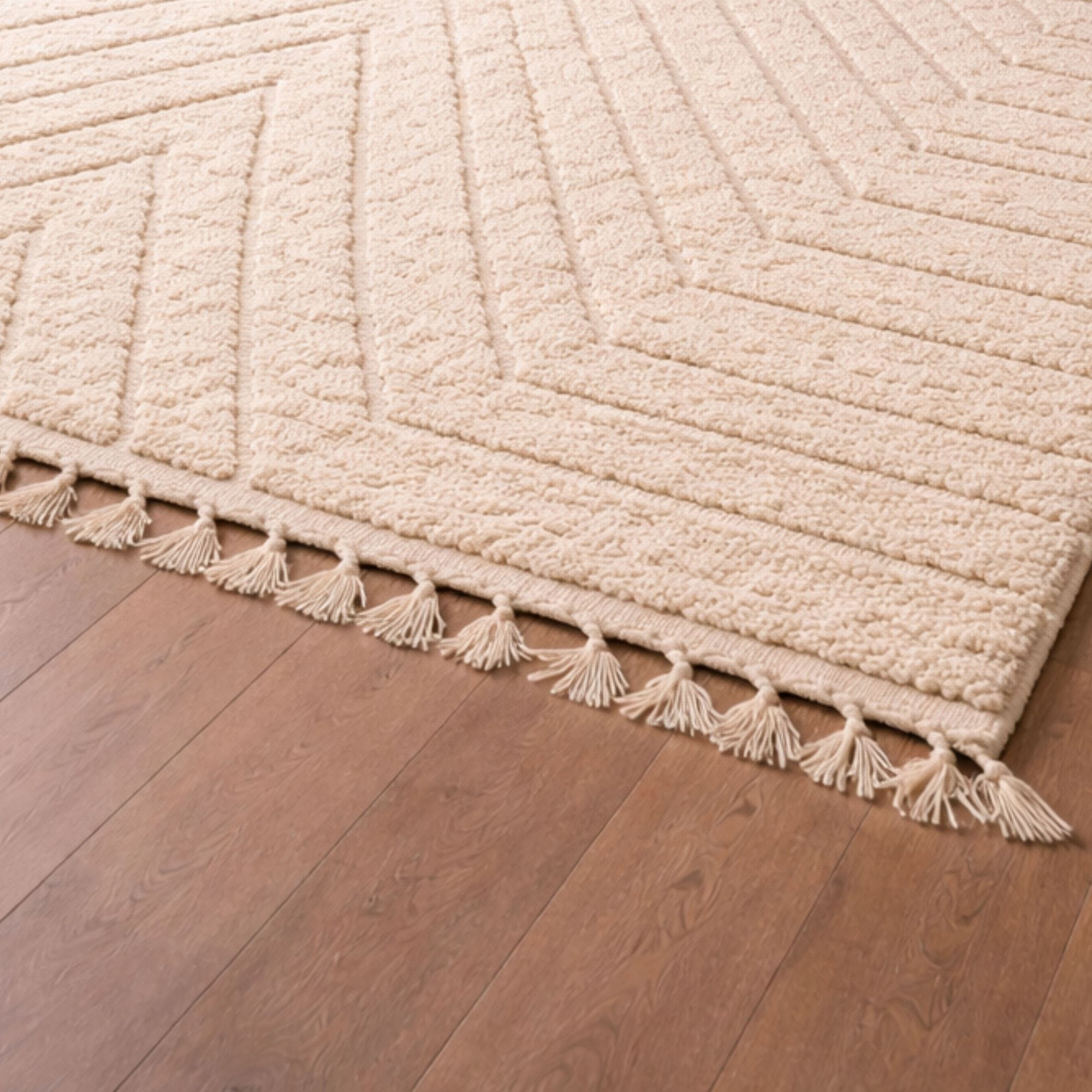 Monochrome Moroccan Wool Rug - Raised Linear Design - Mrirt Moroccan rug in Ivory color, 244 x 305 cm