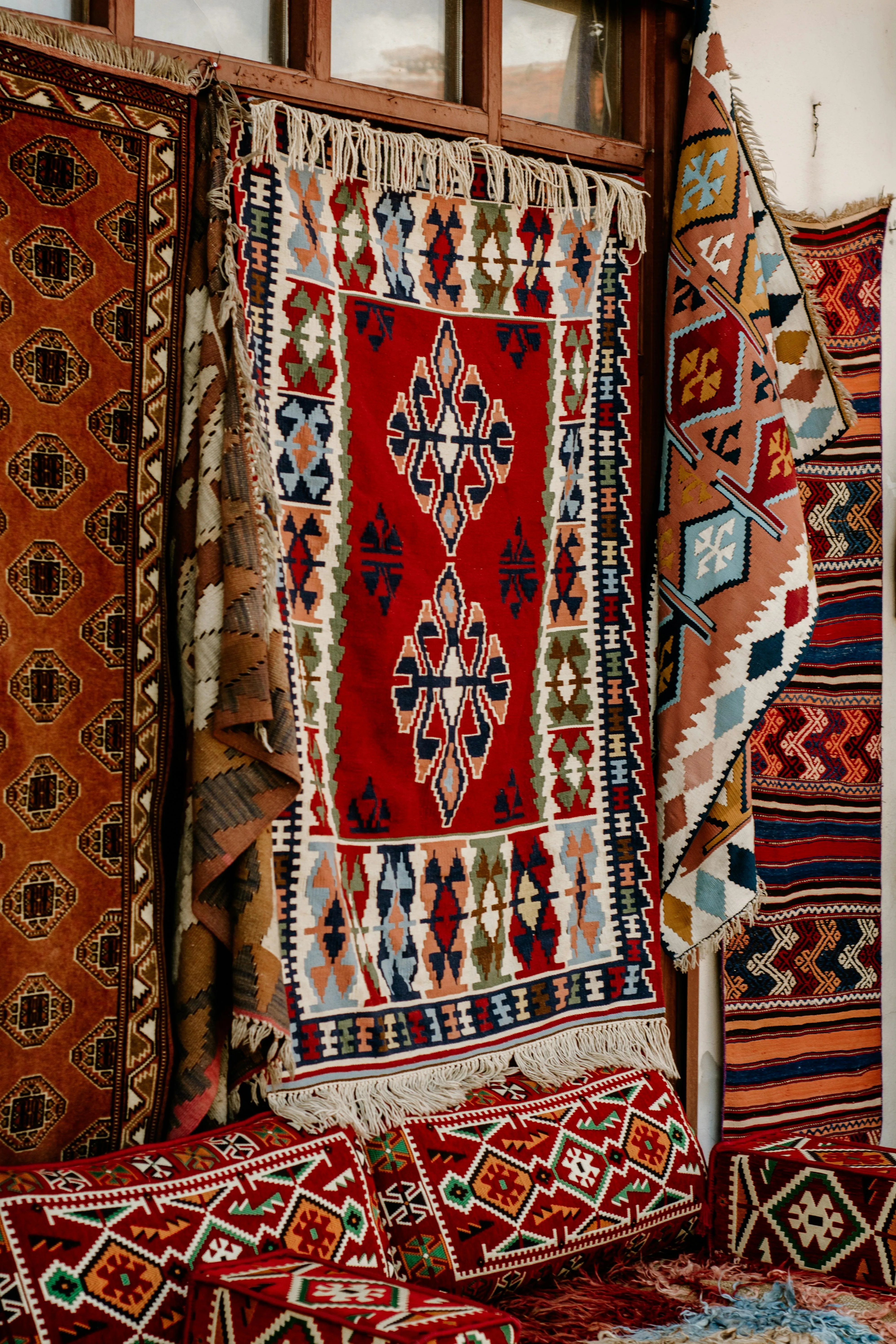 The Alchemy of the Atlas: A Guide to Natural Dyes in Moroccan Rugs